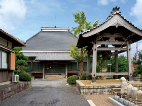 滋賀県湖国甲賀市の十楽寺です。甲賀三大佛の1つで日本最大級の丈六阿弥陀如来坐像や麻耶夫人立像、十一面観音像が安置されております。パワースポットであり観光にも是非。また住職はカウンセリング占いもしております。